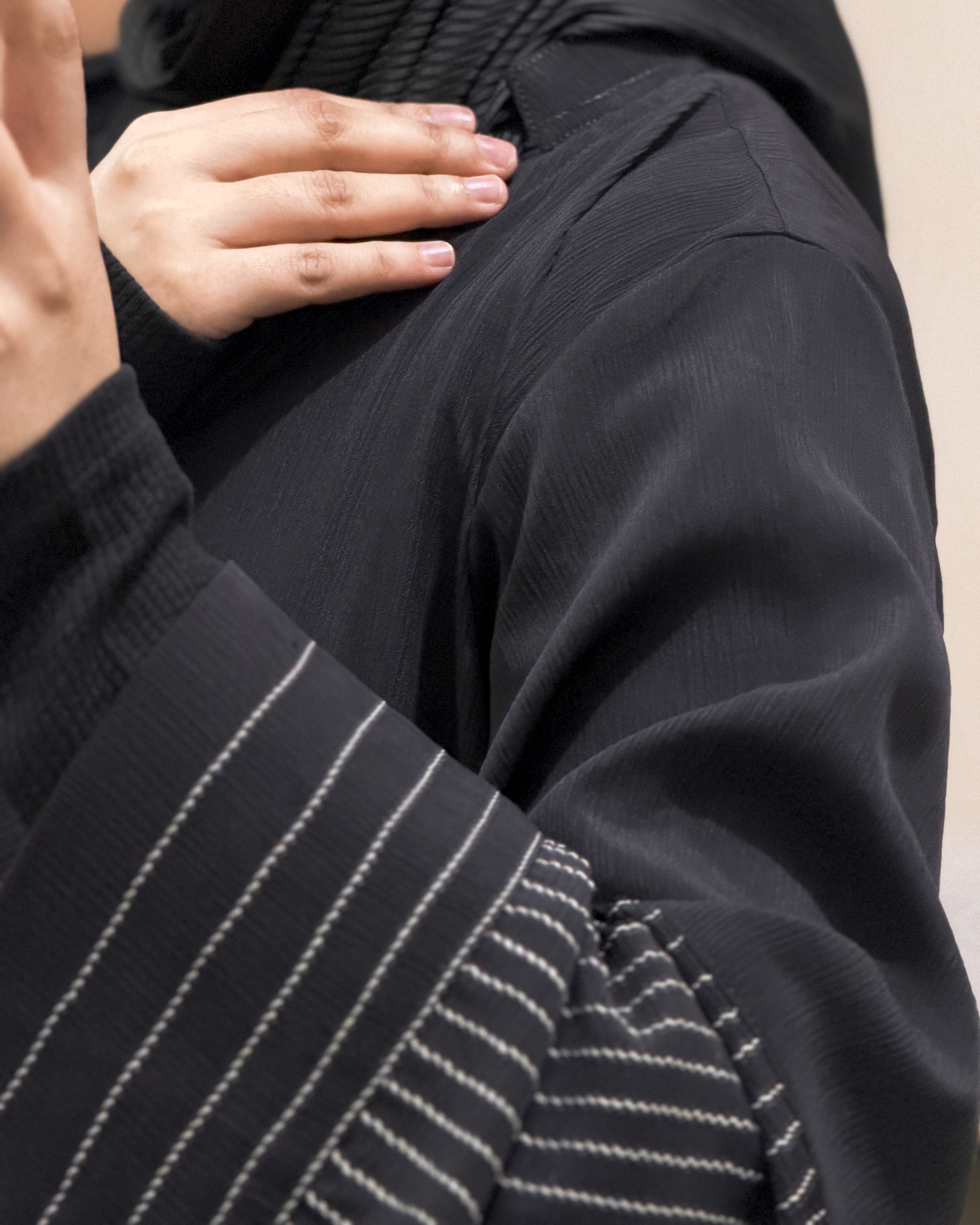 Aurah Basic - Black Striped Sleeve Abaya