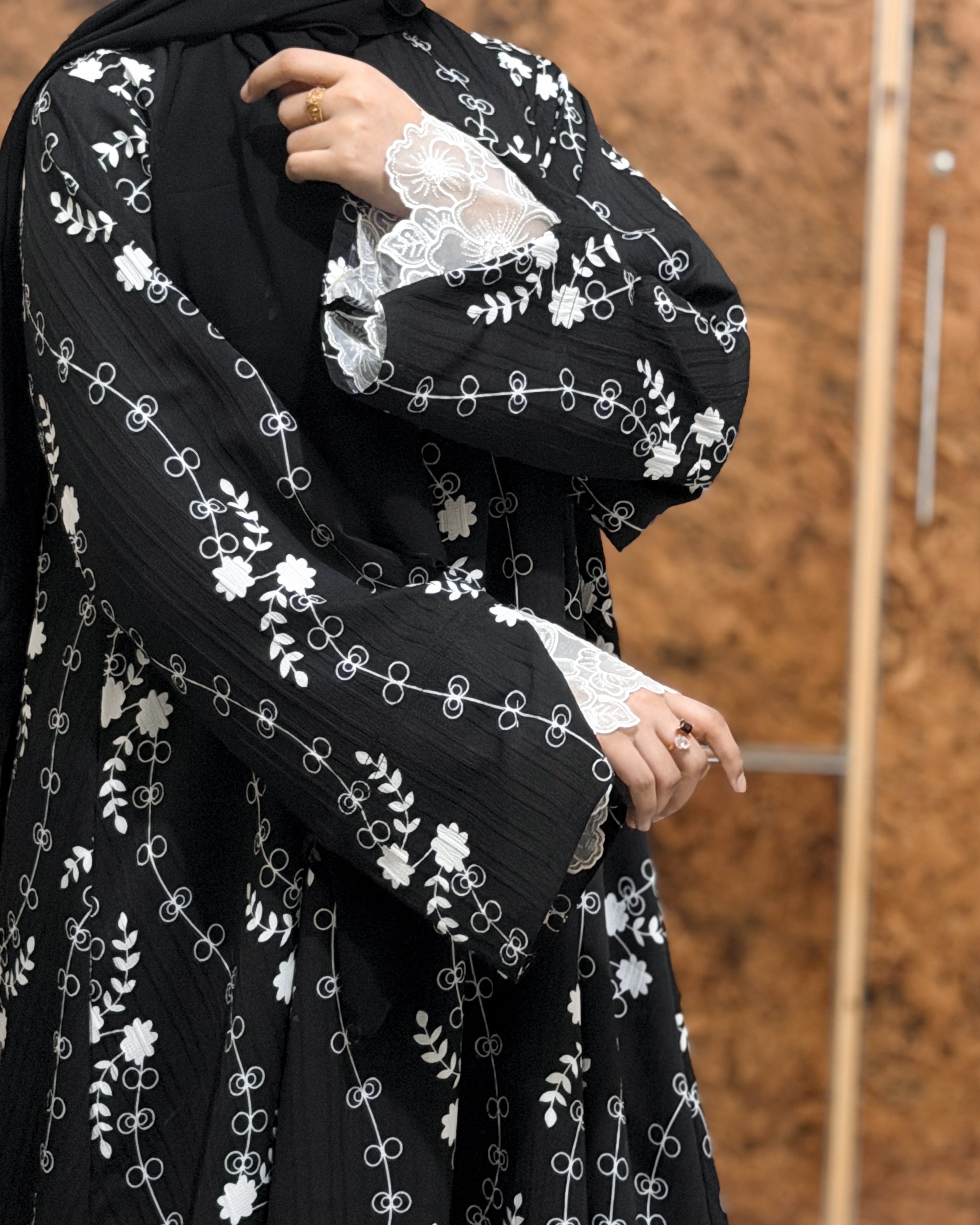 Midnight Bloom Abaya
