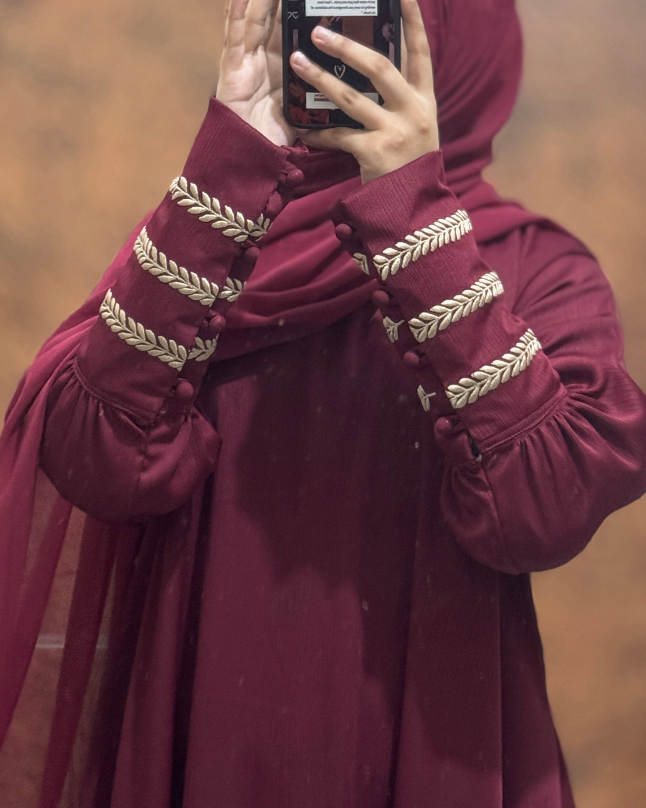 Emira Abaya – Maroon