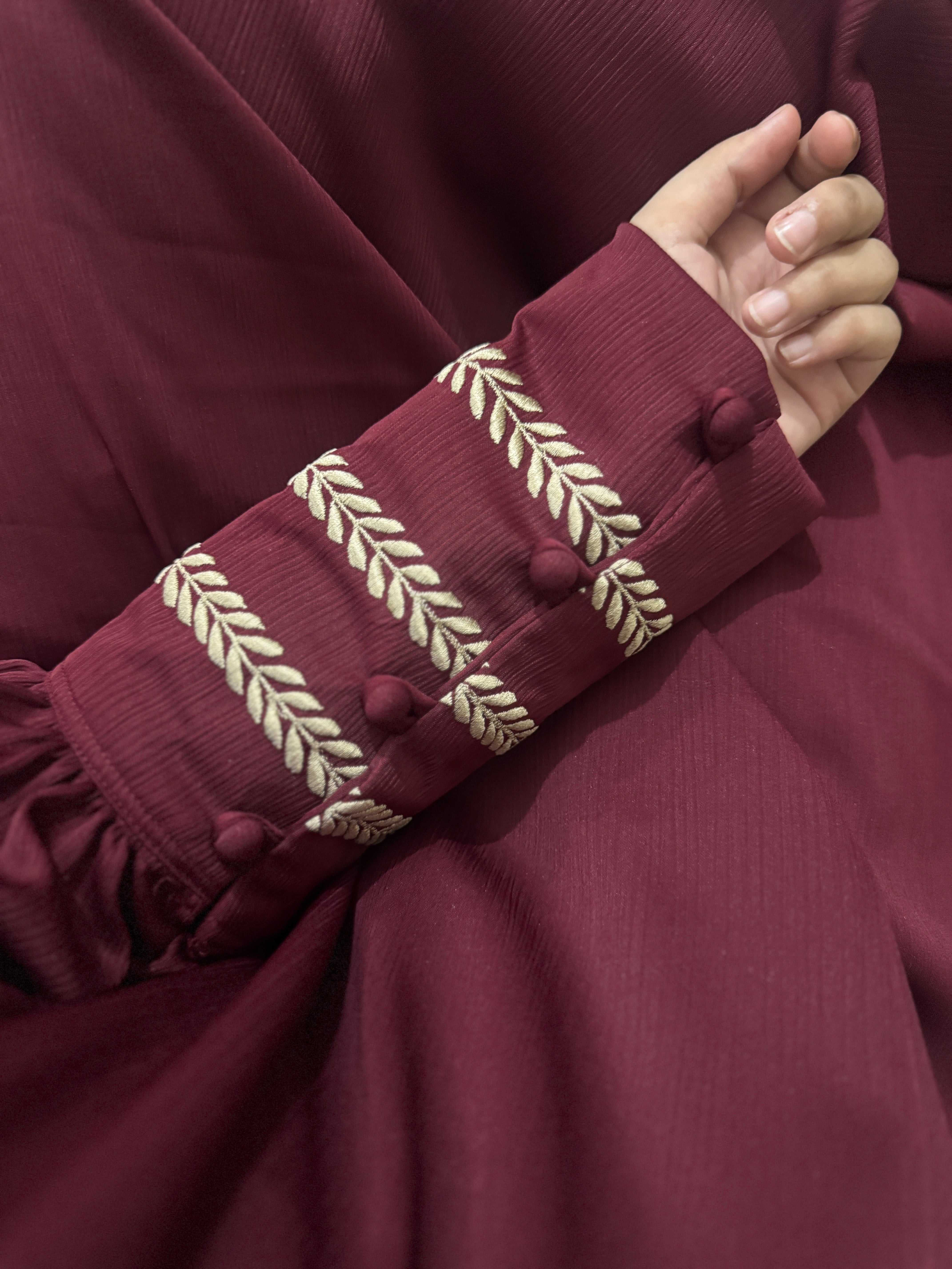 Emira Abaya – Maroon