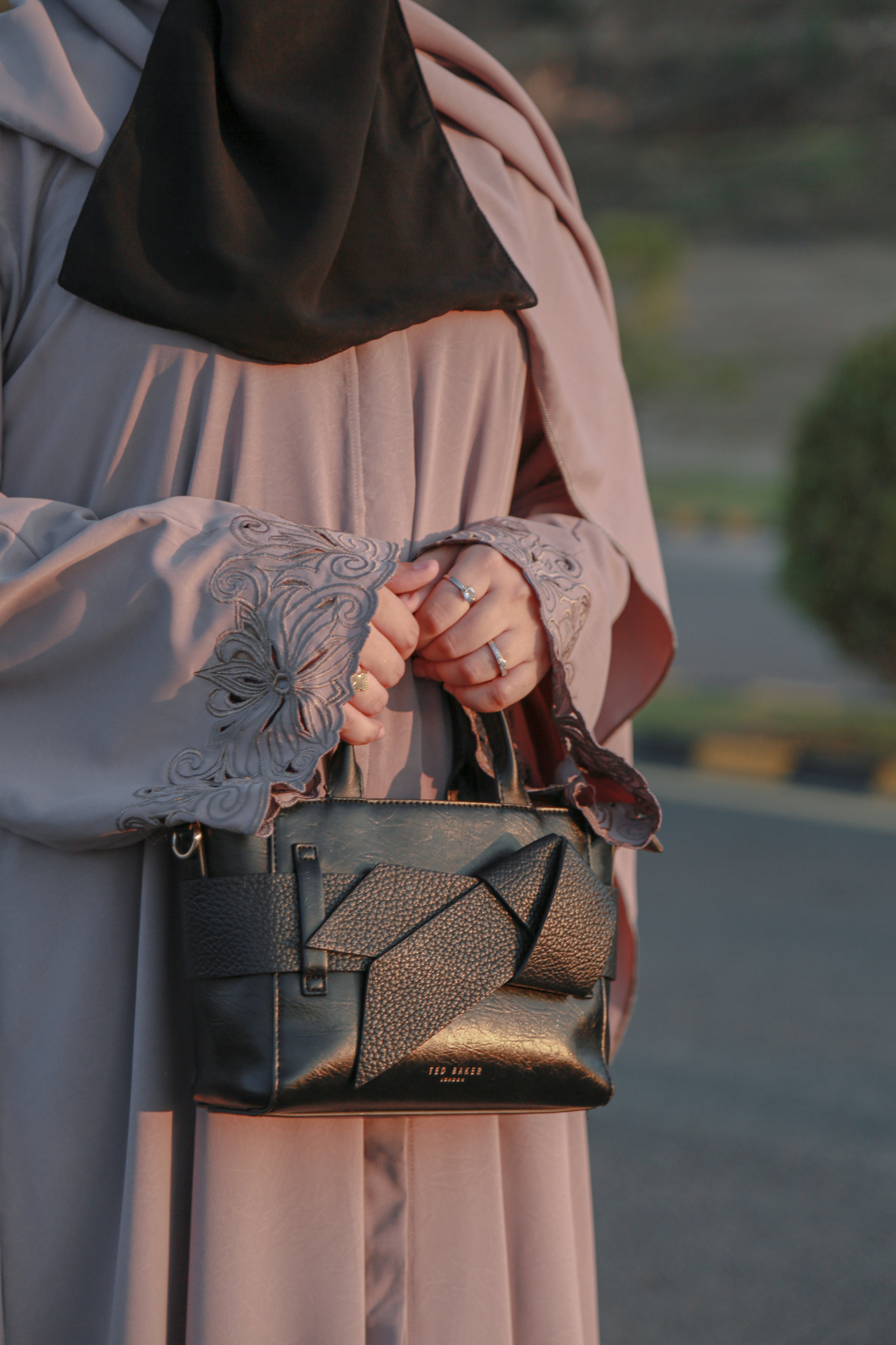 Dusky Mauve Abaya