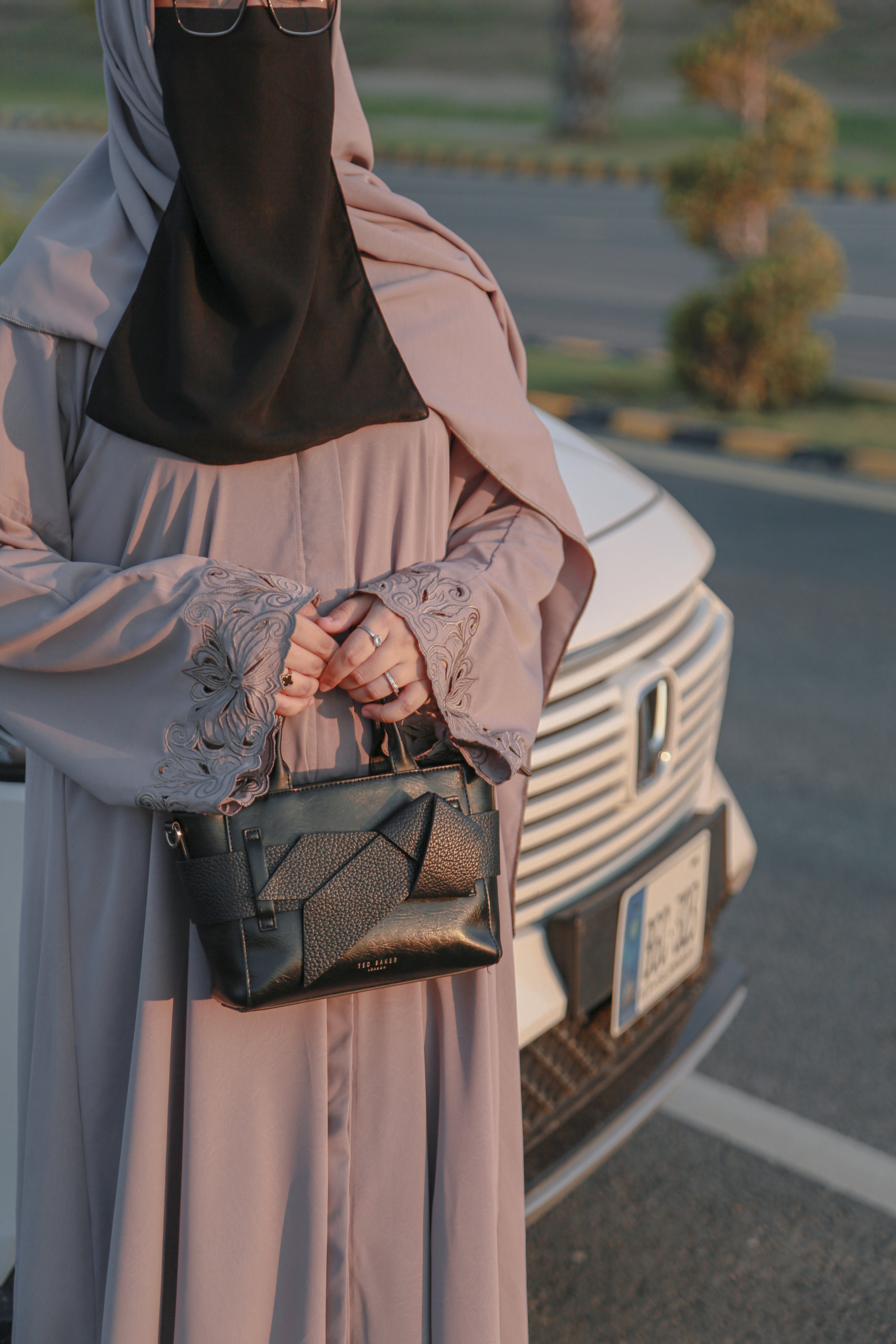 Dusky Mauve Abaya