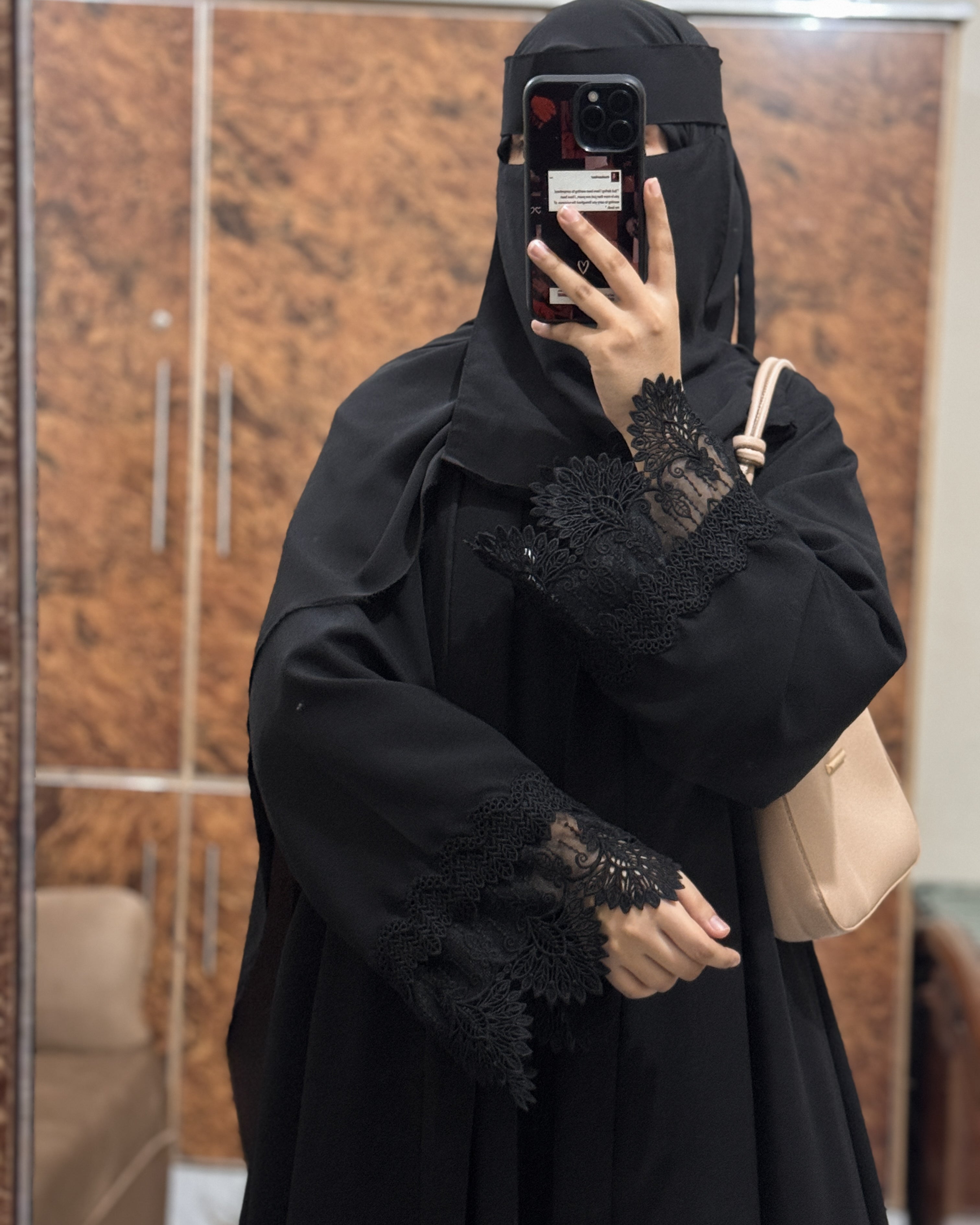 Arabian Aura Abaya